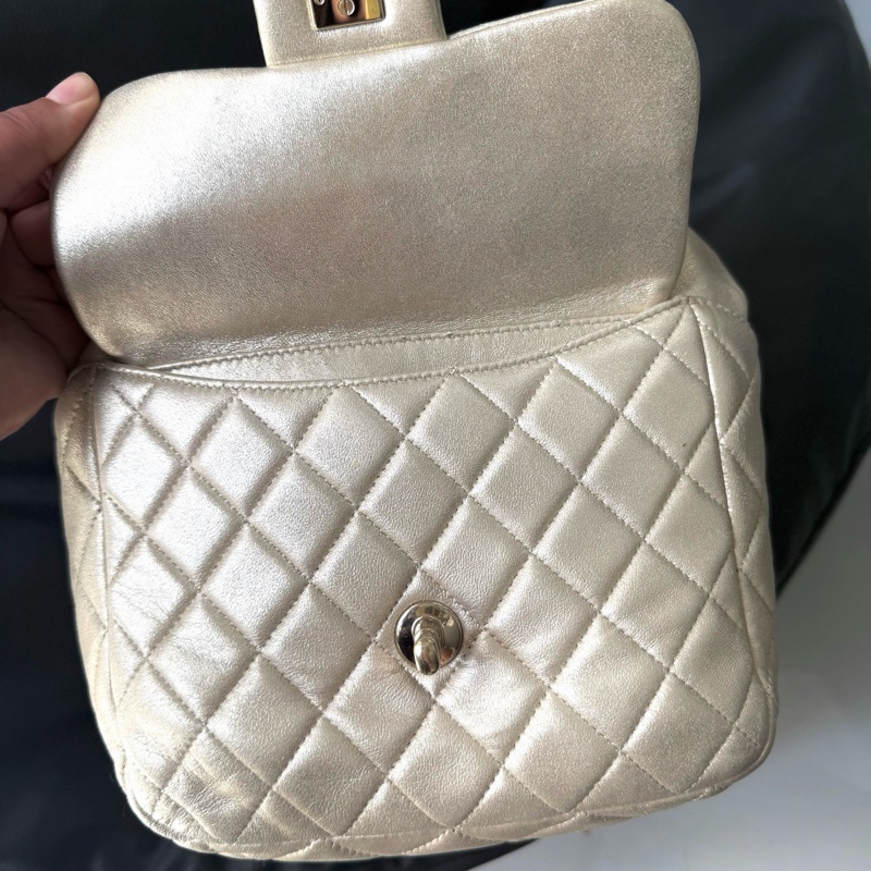 Chanel • 稀有香檳金色金釦羊皮抽繩雙肩包 Jennie同款✨-9