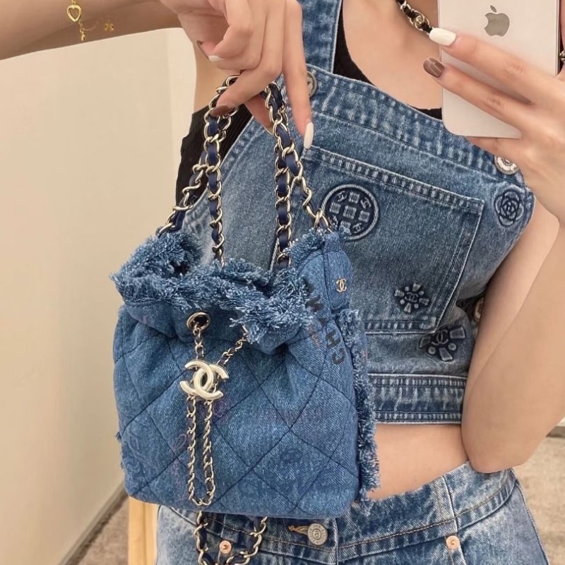 CHANEL 牛仔丹寧塗鴉抽繩水桶包 18*20*8 9新 配件塵袋-0