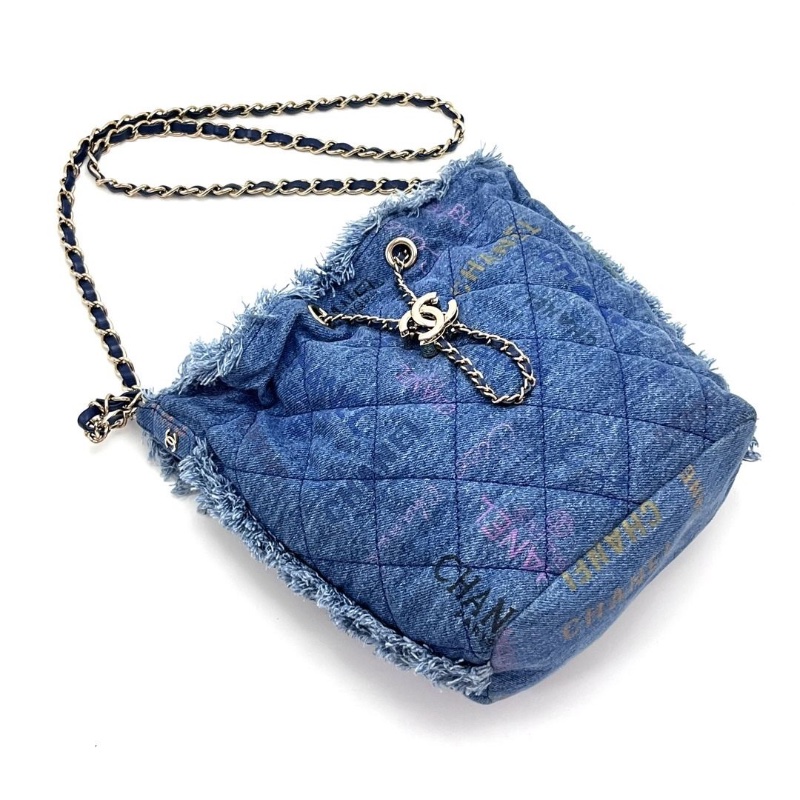 CHANEL 牛仔丹寧塗鴉抽繩水桶包 18*20*8 9新 配件塵袋-7