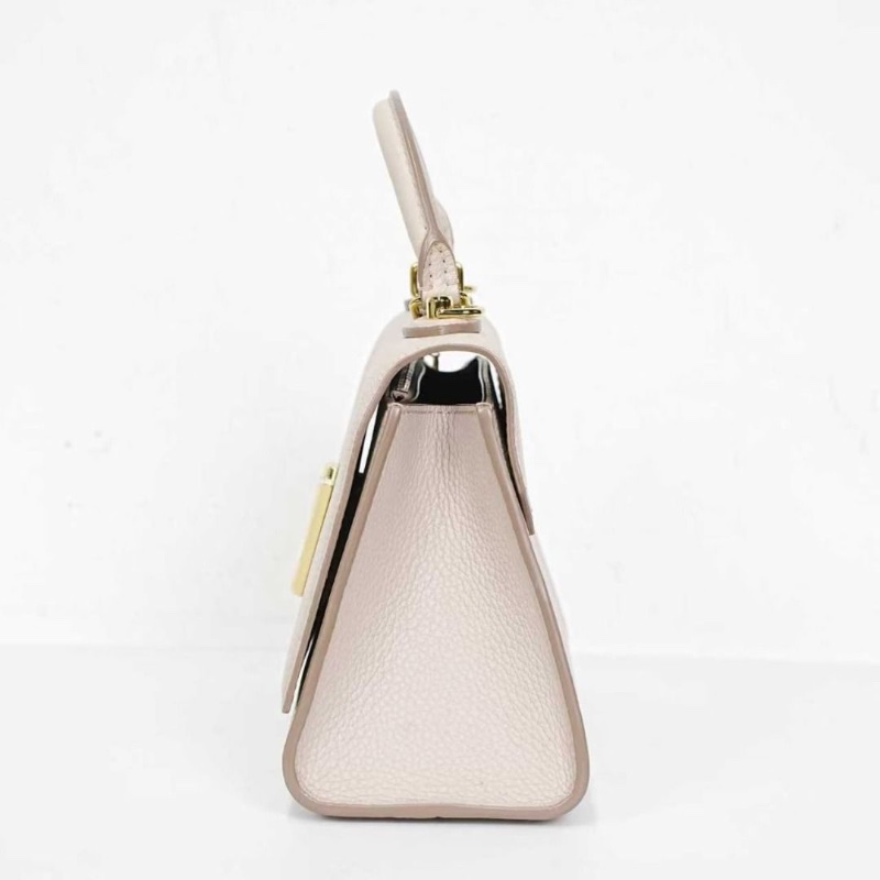 LV TWIST ONE HANDLE 小號 奶茶色斜背包25*17*11cm 95新 配件塵袋 肩帶 鏡子-5