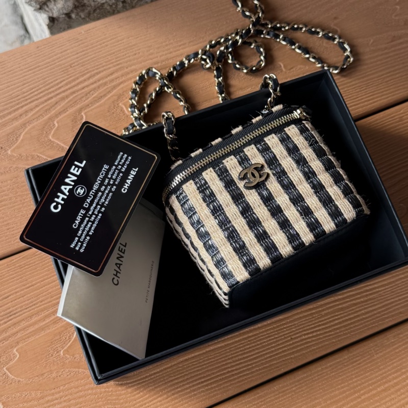 Chanel • 稀有黑白拉菲草金釦小盒子包 帶膜✨-1