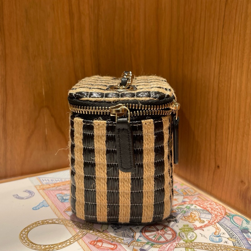 Chanel • 稀有黑白拉菲草金釦小盒子包 帶膜✨-6