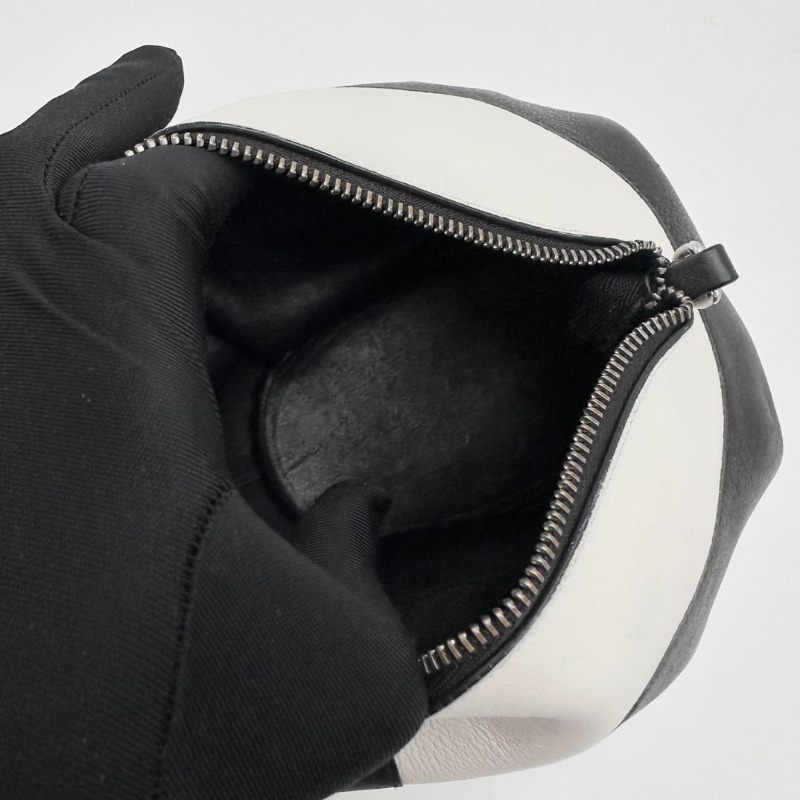 LOEWE 黑白熊貓Panda mini bag 肩背斜背包10*10*9.5 9新 配件塵袋吊牌-3