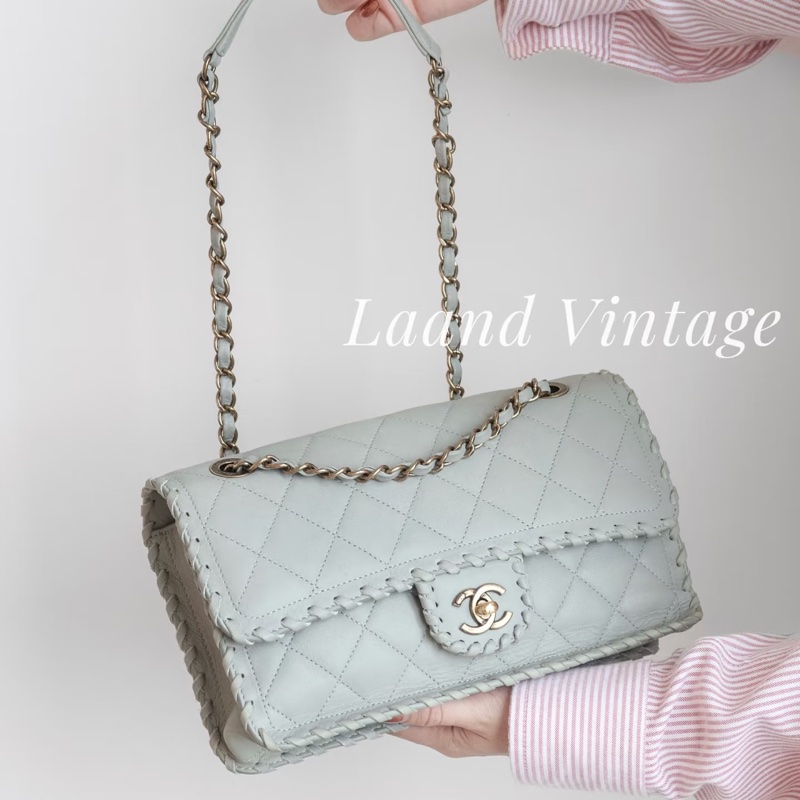 Chanel • 灰色金釦編織滾邊牛皮Cf 翻蓋包 有卡✔️-0