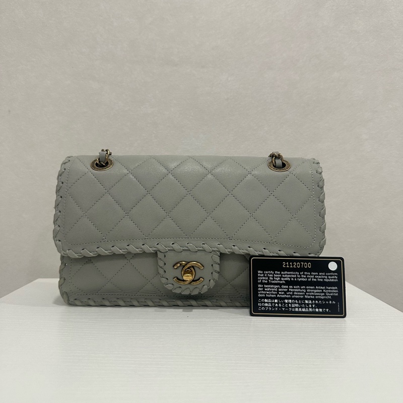 Chanel • 灰色金釦編織滾邊牛皮Cf 翻蓋包 有卡✔️-4