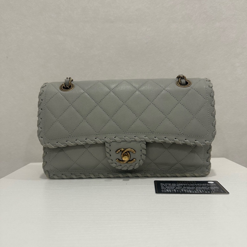 Chanel • 灰色金釦編織滾邊牛皮Cf 翻蓋包 有卡✔️-6