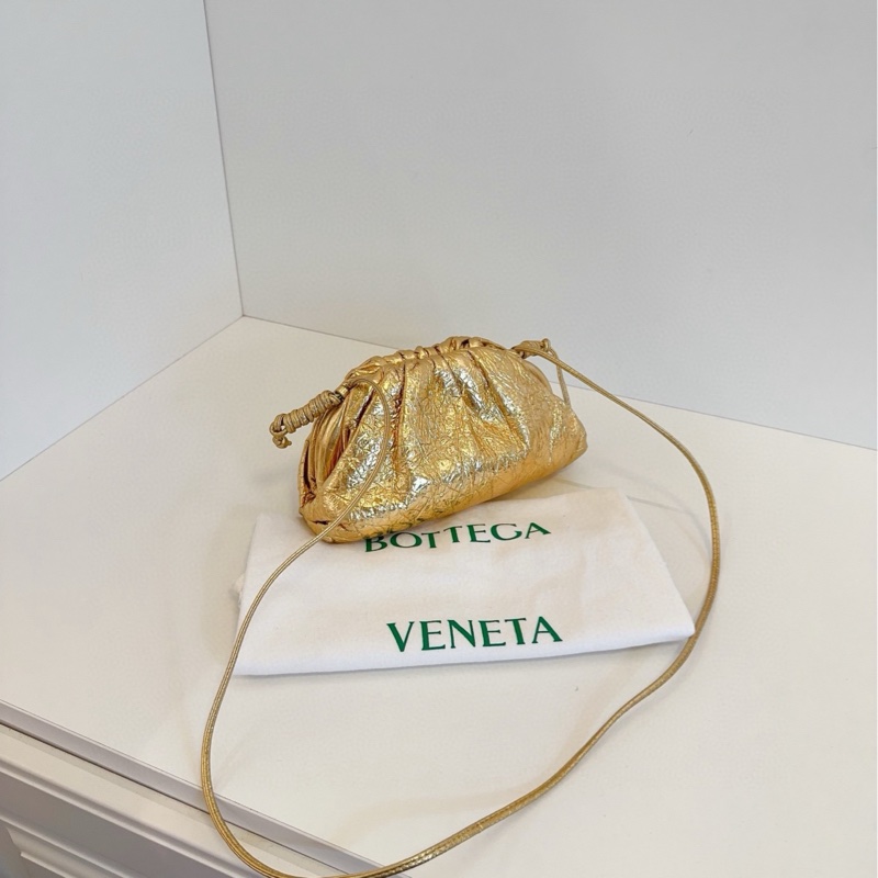 BV 金色皺摺mini雲朵貝殼包-1