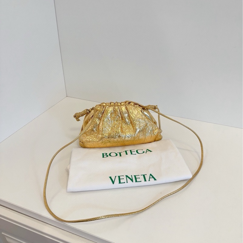 BV 金色皺摺mini雲朵貝殼包-3