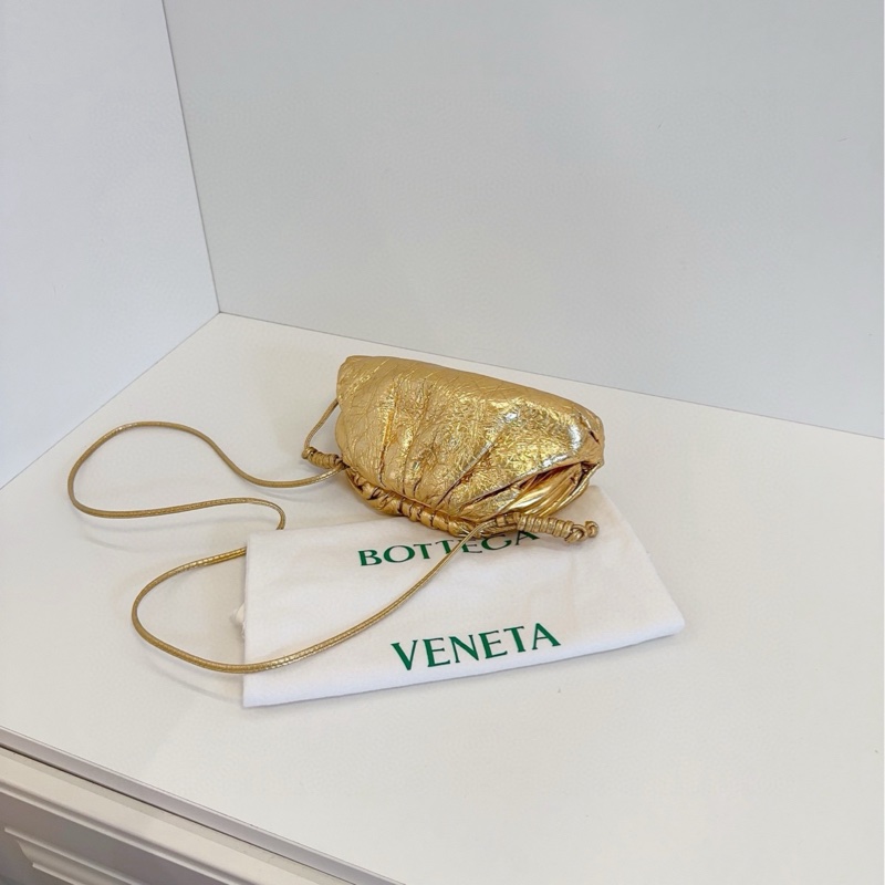 BV 金色皺摺mini雲朵貝殼包-6