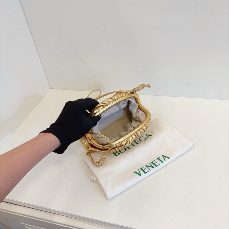 BV 金色皺摺mini雲朵貝殼包-7