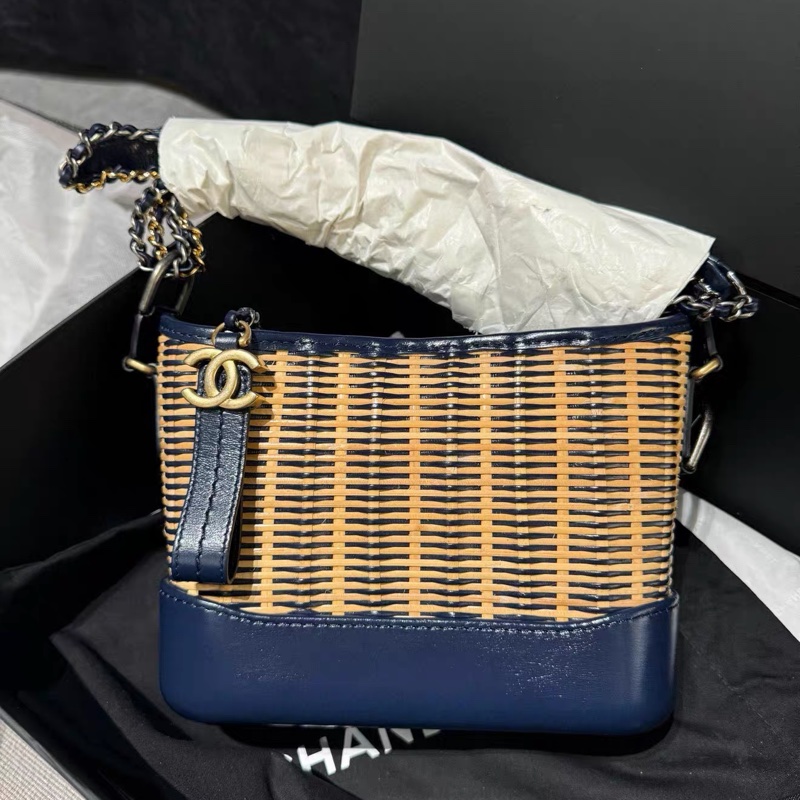Chanel • Gabrielle 稀有藤條編織拼皮流浪包 小號-0