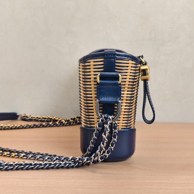 Chanel • Gabrielle 稀有藤條編織拼皮流浪包 小號-5