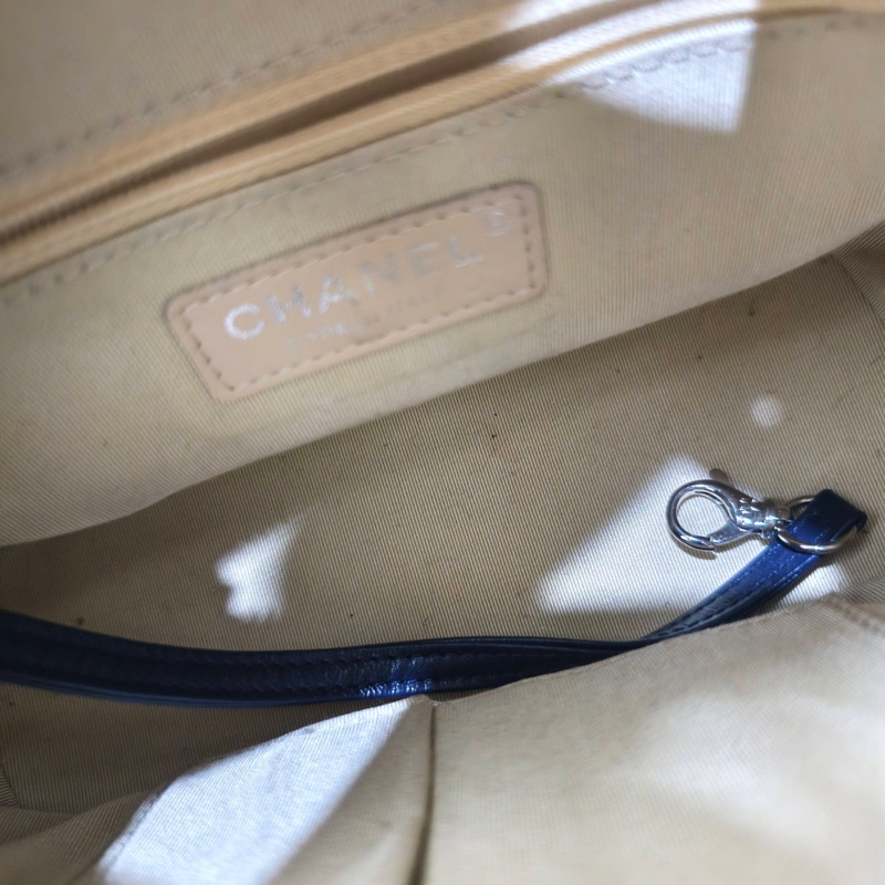 Chanel • Gabrielle 稀有藤條編織拼皮流浪包 小號-9