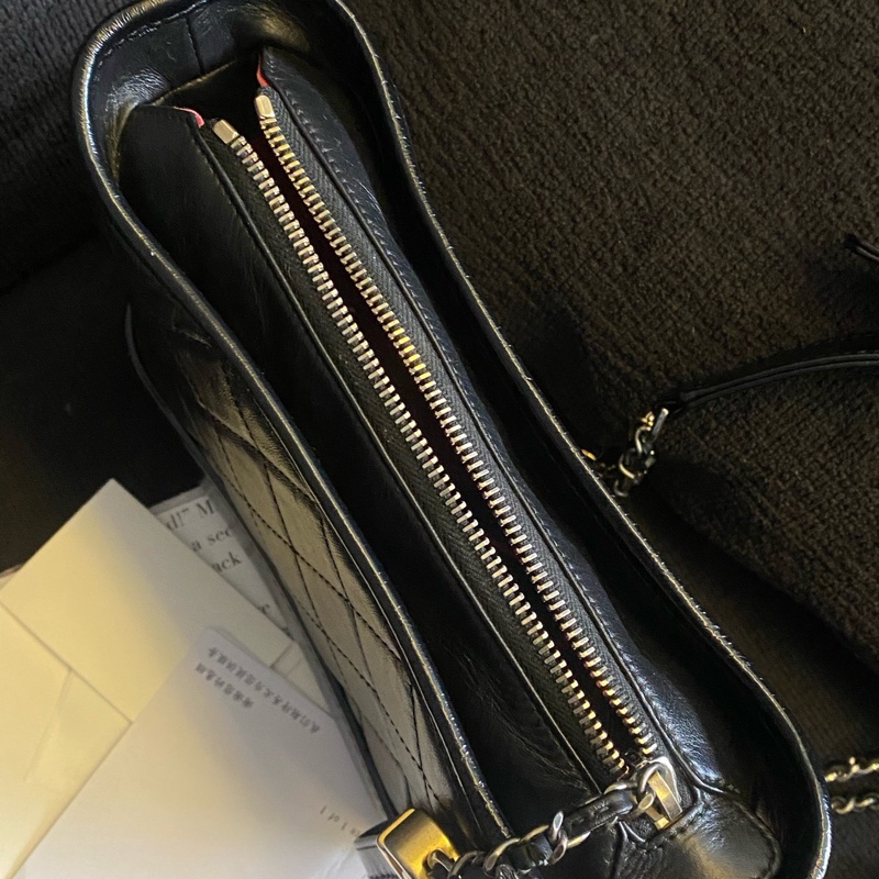 Chanel • Gabrielle 經典黑金牛皮流浪包 小號 芯片款 有購證✔️-4