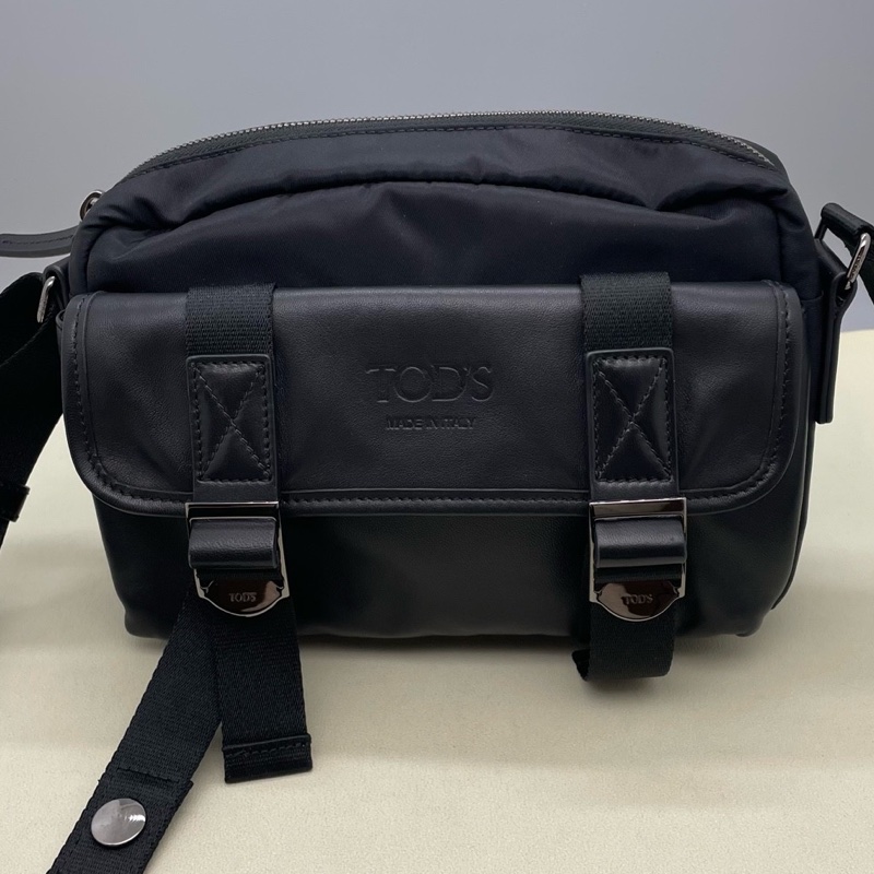 99新 TOD'S男士斜挎包  黑色 尺寸：23✖️16✖️6cm 無附件-0