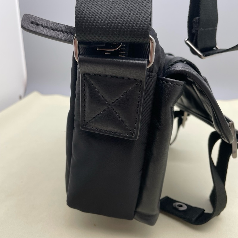 99新 TOD'S男士斜挎包  黑色 尺寸：23✖️16✖️6cm 無附件-3