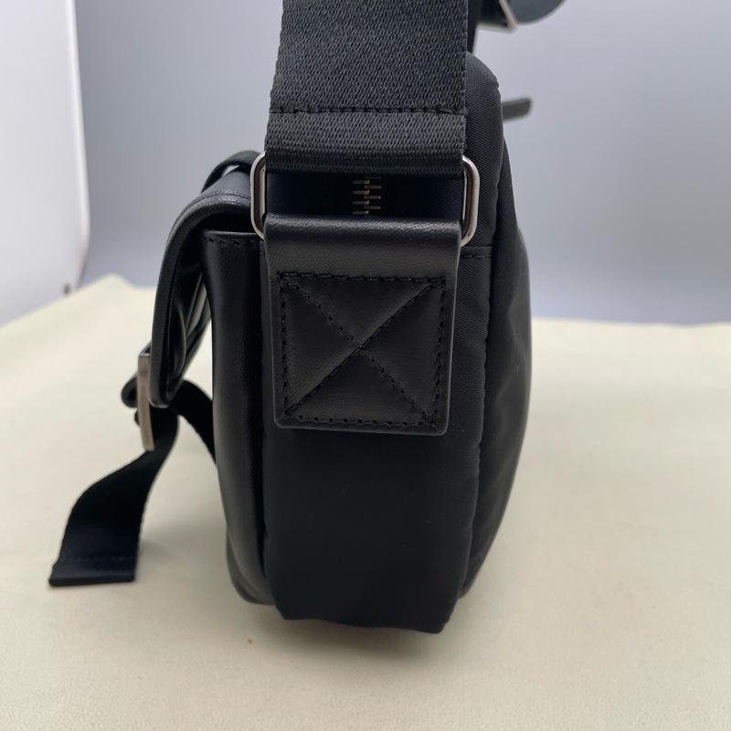 99新 TOD'S男士斜挎包  黑色 尺寸：23✖️16✖️6cm 無附件-4