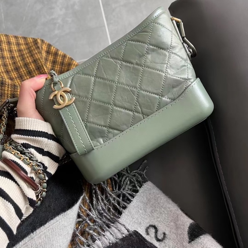 Chanel • Gabrielle 經典流浪包小號 莫蘭迪綠 金釦✨有卡✔️-1
