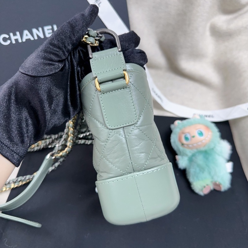 Chanel • Gabrielle 經典流浪包小號 莫蘭迪綠 金釦✨有卡✔️-4