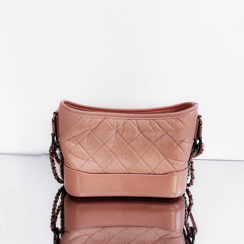Chanel • Gabrielle 經典牛皮流浪包小號 櫻花粉 金釦 🌸 有卡✔️-4