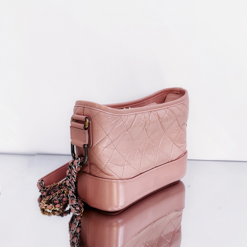 Chanel • Gabrielle 經典牛皮流浪包小號 櫻花粉 金釦 🌸 有卡✔️-6