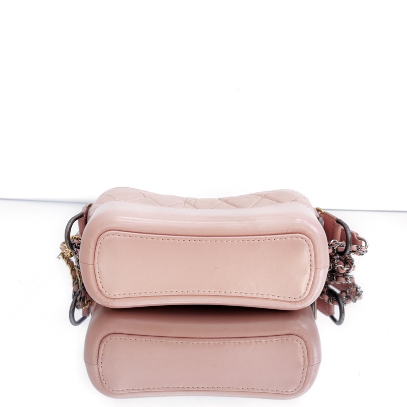 Chanel • Gabrielle 經典牛皮流浪包小號 櫻花粉 金釦 🌸 有卡✔️-7