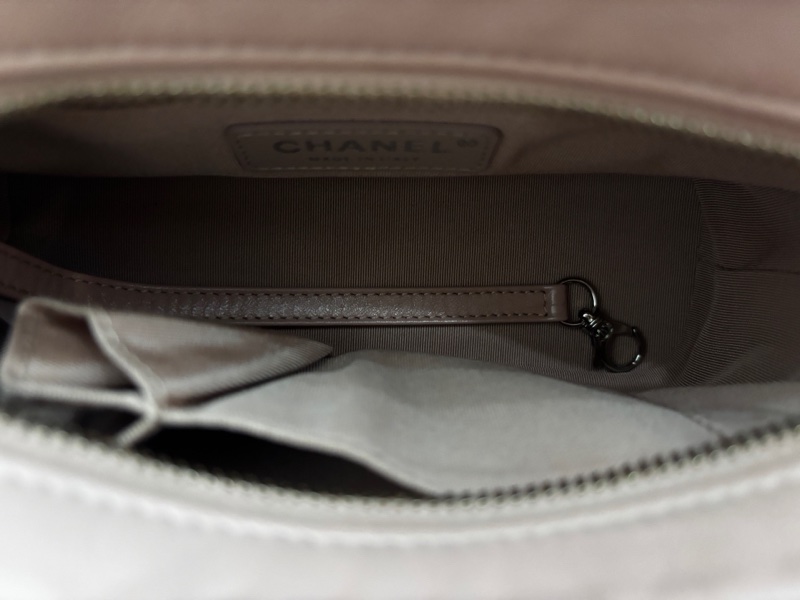 Chanel • Gabrielle 經典牛皮流浪包小號 櫻花粉 金釦 🌸 有卡✔️-8