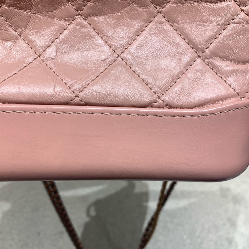 Chanel • Gabrielle 經典牛皮流浪包小號 櫻花粉 金釦 🌸 有卡✔️-15