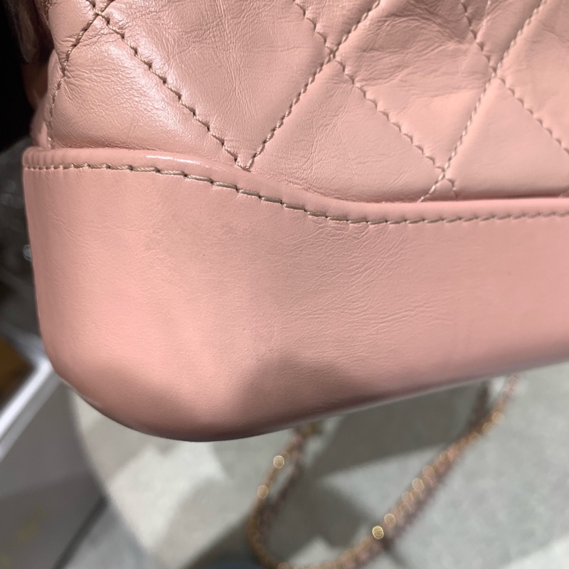 Chanel • Gabrielle 經典牛皮流浪包小號 櫻花粉 金釦 🌸 有卡✔️-18