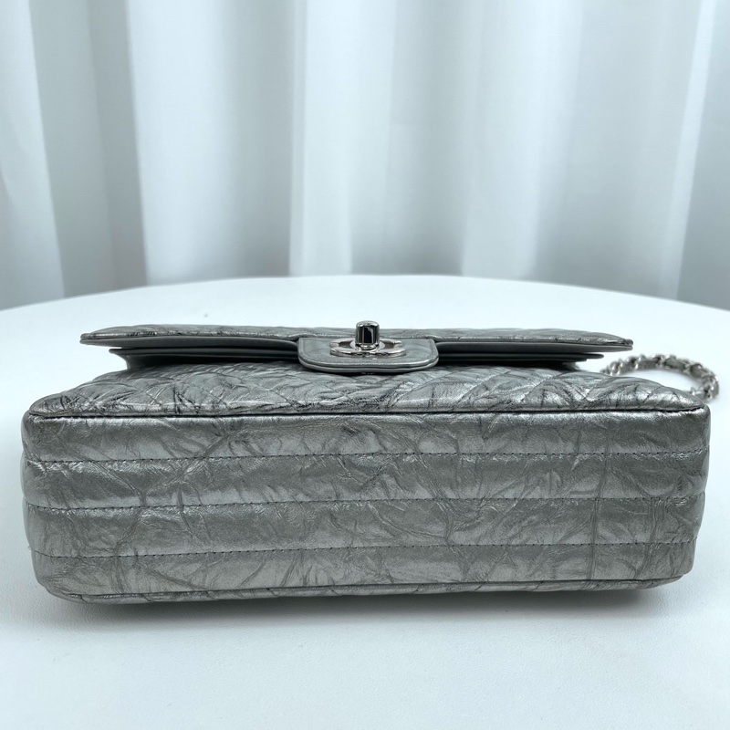 Chanel • 稀有液態銀爆裂紋山形紋牛皮Cf 25翻蓋包 全配✔️-7