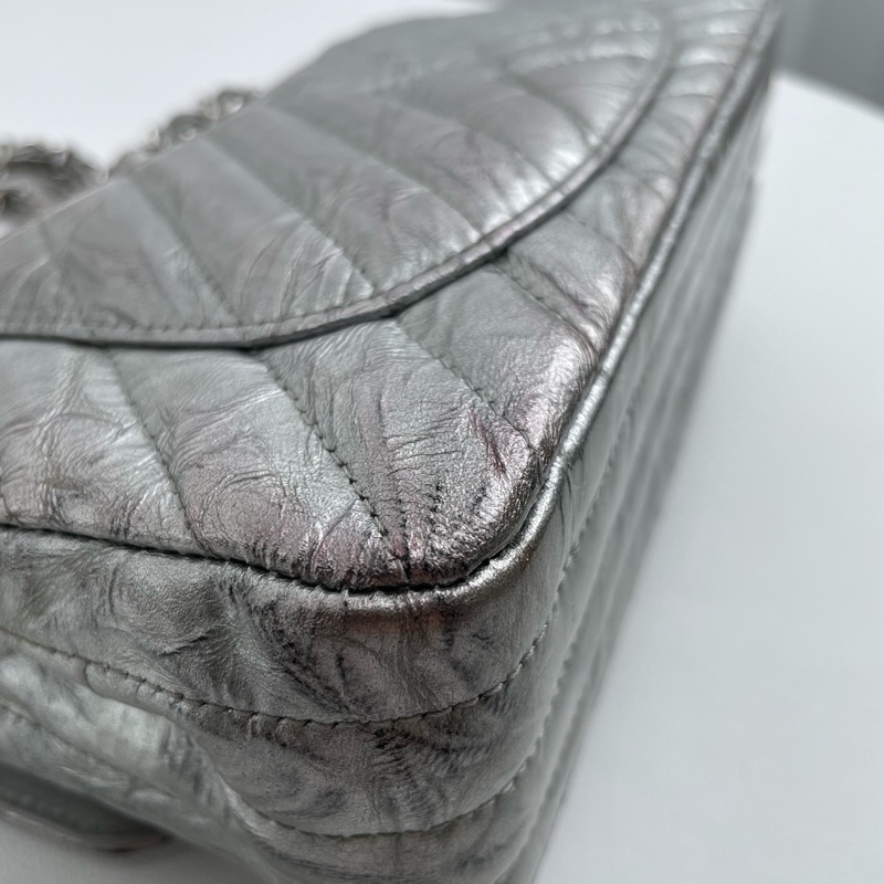 Chanel • 稀有液態銀爆裂紋山形紋牛皮Cf 25翻蓋包 全配✔️-11
