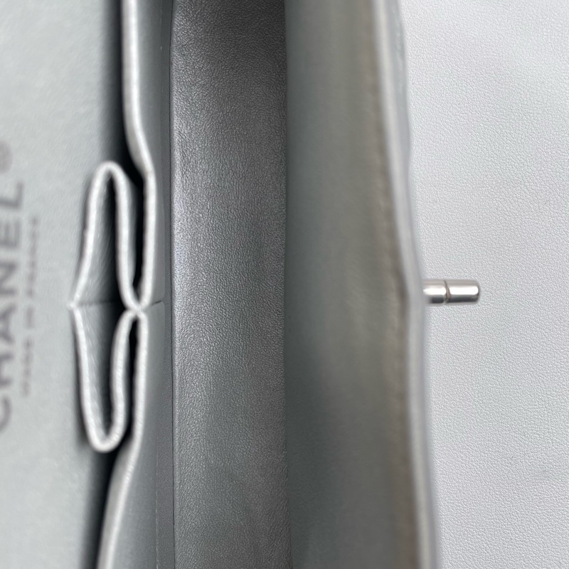 Chanel • 稀有液態銀爆裂紋山形紋牛皮Cf 25翻蓋包 全配✔️-12