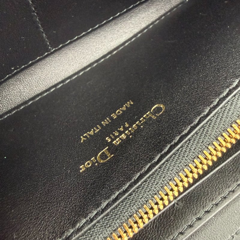 DIOR - 黑色羊皮Macrocannage大籐格紋金釦拉鍊長夾-11