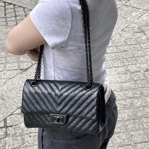 Chanel • 稀有全黑山形紋牛皮2.55 So Black 中號 有卡