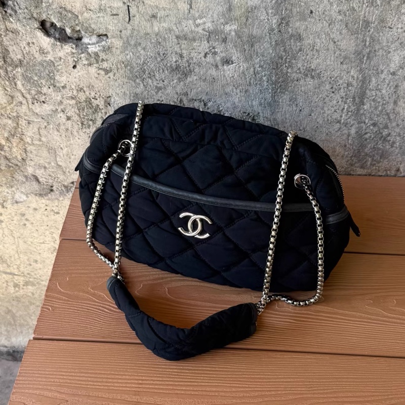 Chanel • 稀有黑銀科技布泡芙鏈條包 可肩背-1