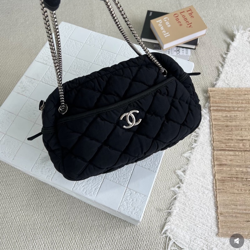 Chanel • 稀有黑銀科技布泡芙鏈條包 可肩背-2