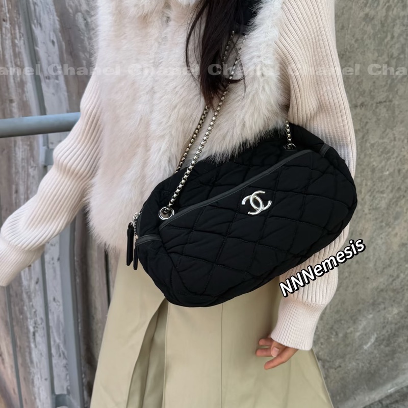 Chanel • 稀有黑銀科技布泡芙鏈條包 可肩背-3