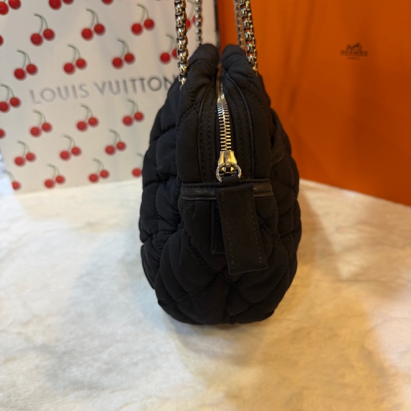 Chanel • 稀有黑銀科技布泡芙鏈條包 可肩背-5