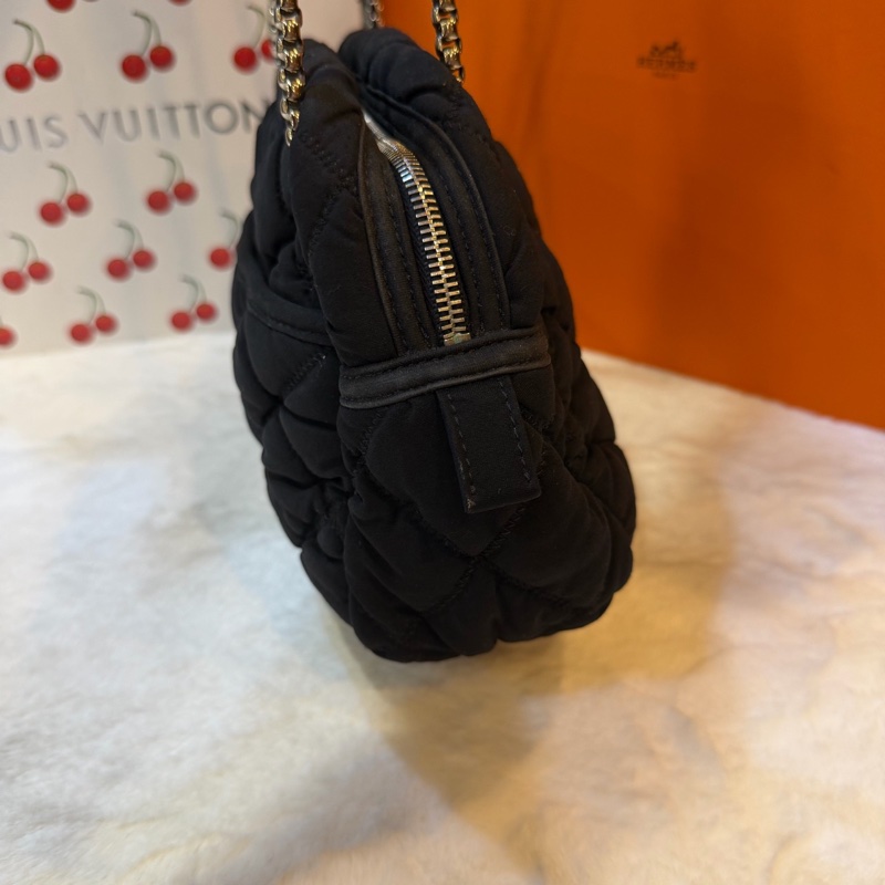 Chanel • 稀有黑銀科技布泡芙鏈條包 可肩背-6