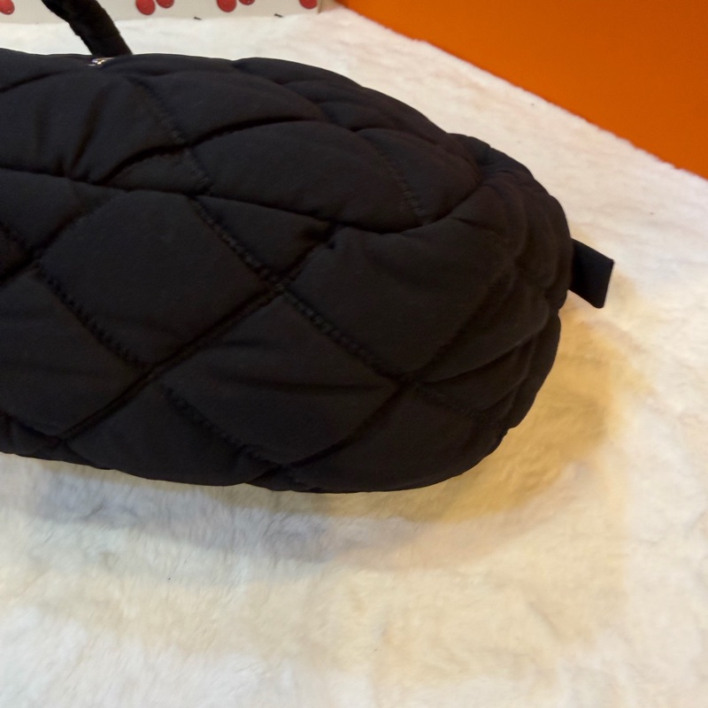 Chanel • 稀有黑銀科技布泡芙鏈條包 可肩背-11