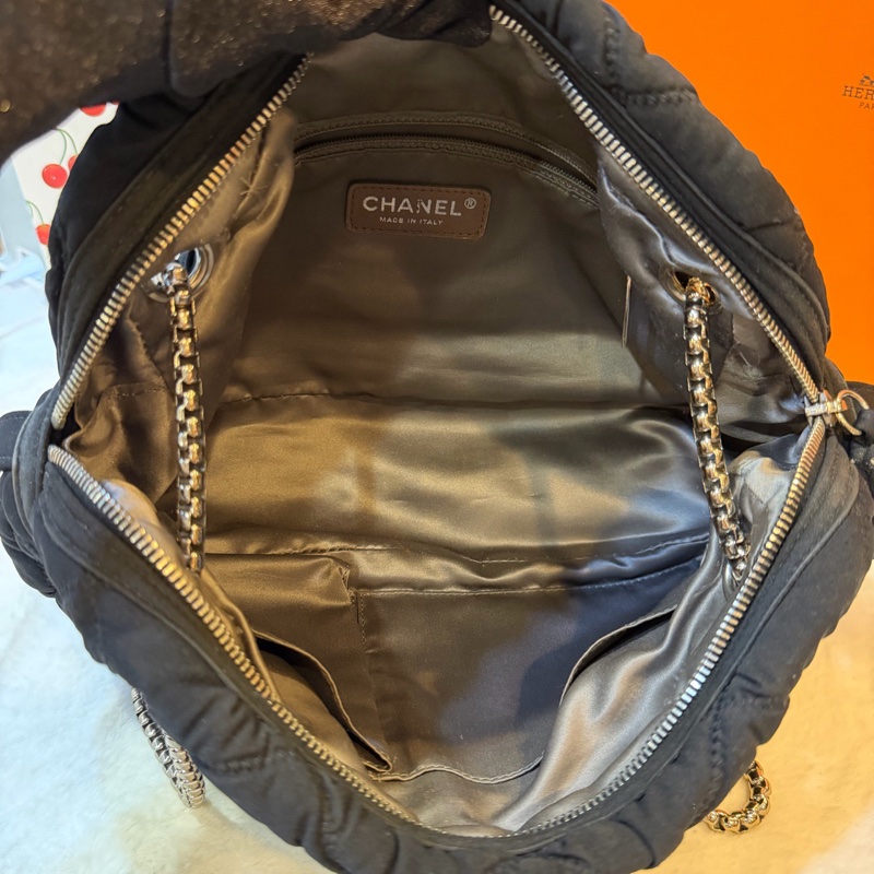 Chanel • 稀有黑銀科技布泡芙鏈條包 可肩背-12