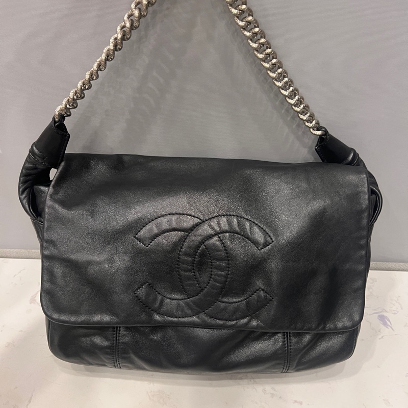 Chanel • 稀有黑銀大Logo牛皮機場包-8