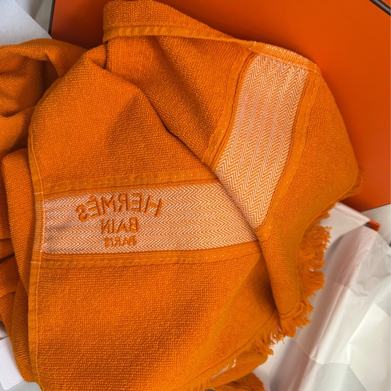 Hermes *100%純棉*經典色沙滩巾 (浴巾 )👩🏻🦰未使用全新品;尺寸約95*140cm-2