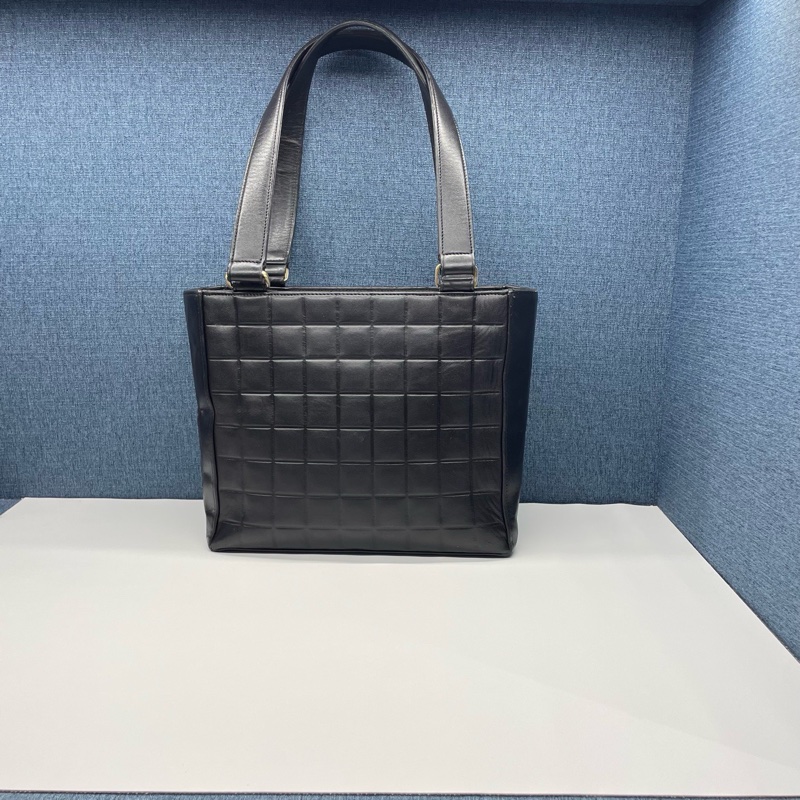 Chanel • 黑金冰格大Logo羊皮托特包-6