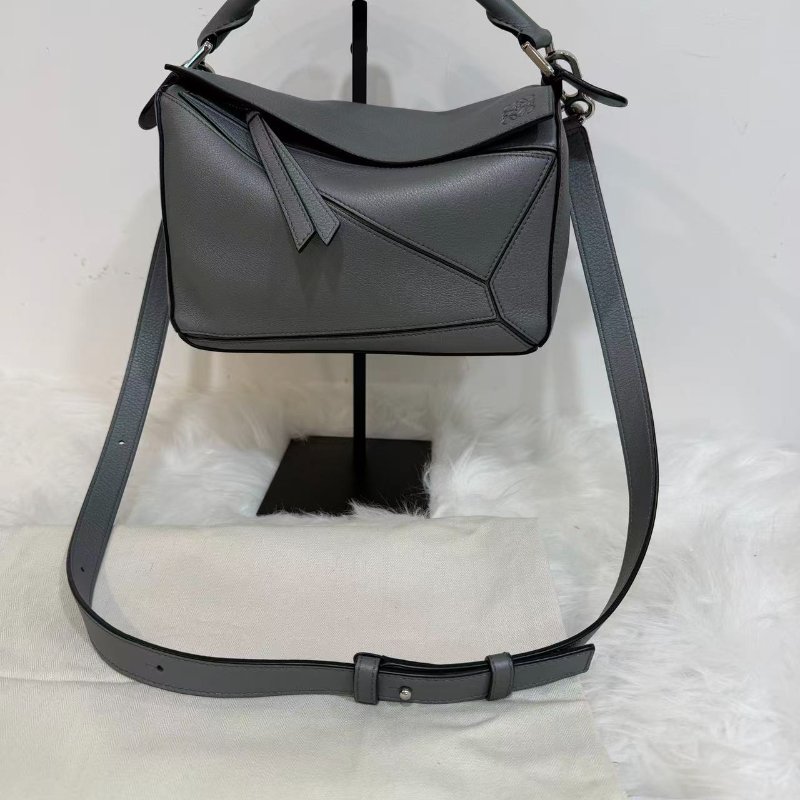 現貨誠可議loewe 灰色puzzle 小號 98新配件塵袋-1