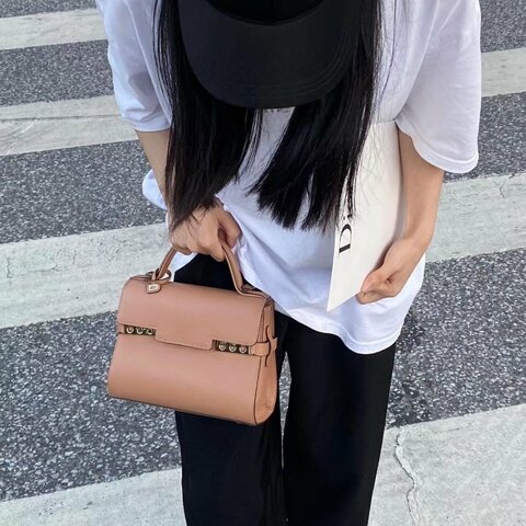 Delvaux Tempete手提斜背包 中號 豆沙色 牛皮 27*21*9 98新配件盒子 塵袋 鏡子 保卡 肩帶