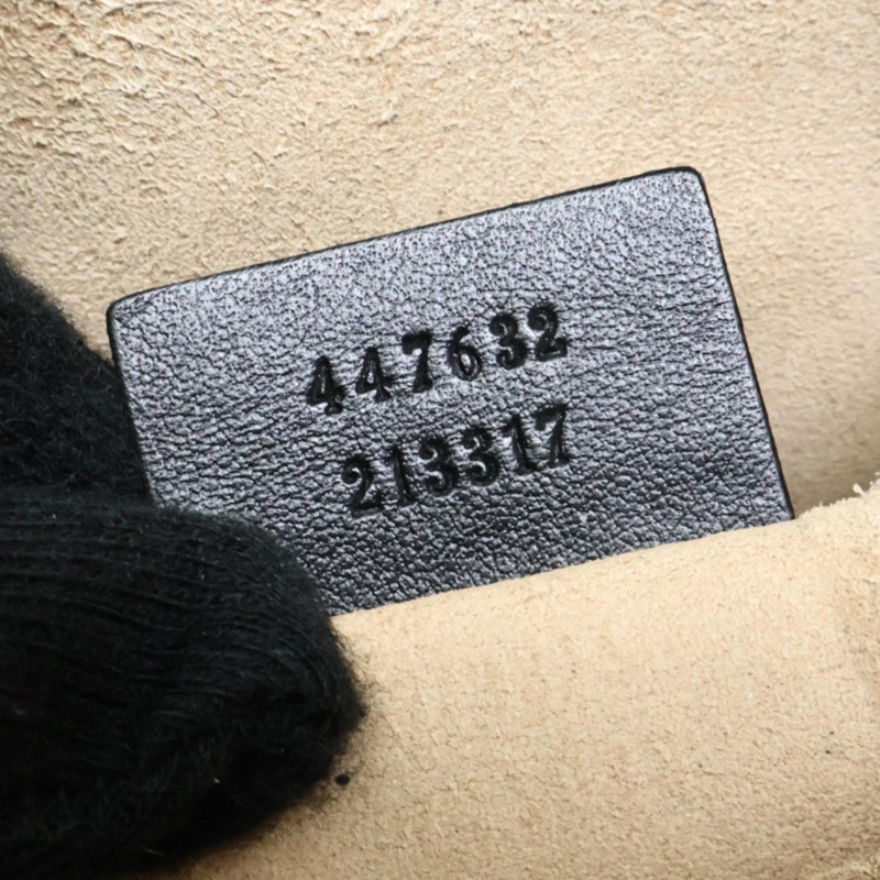 黑色牛皮 GG Marmont 肩背包【GUCCI 古馳】 447632-8