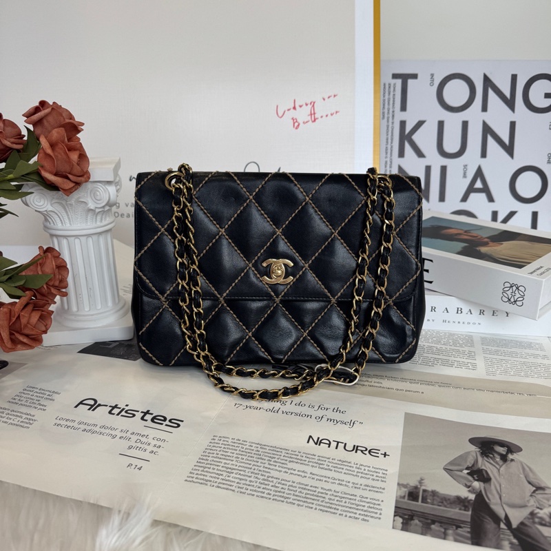 Chanel • 黑金外縫線大菱格紋牛皮Cf 25-5