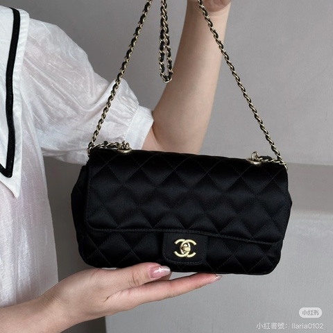 Chanel • 稀有黑金緞面Cf Mini鏈條包