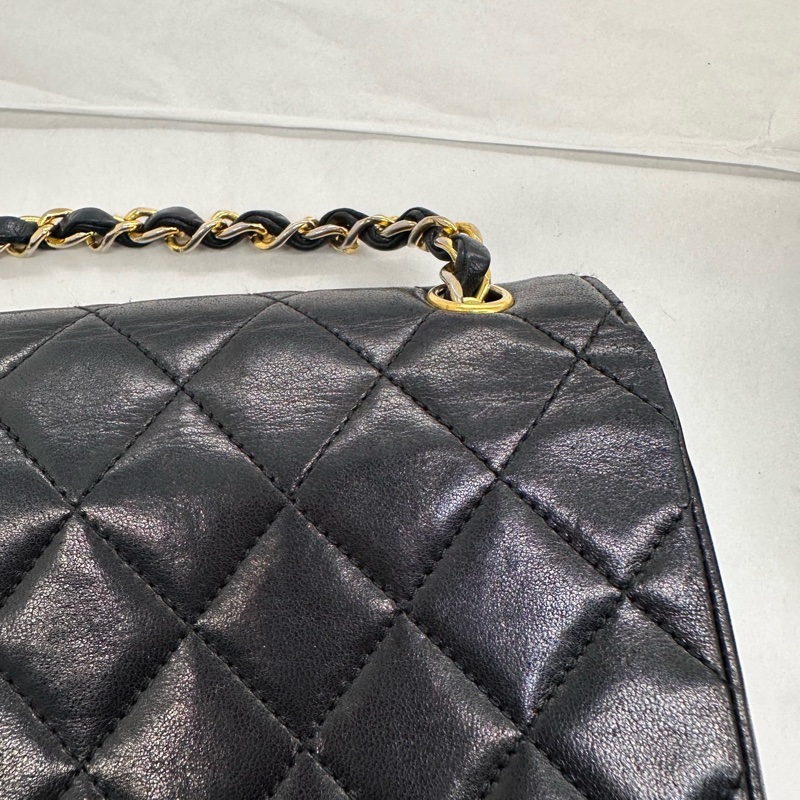 Chanel • 經典黑金大Logo翻蓋鏈條包-14